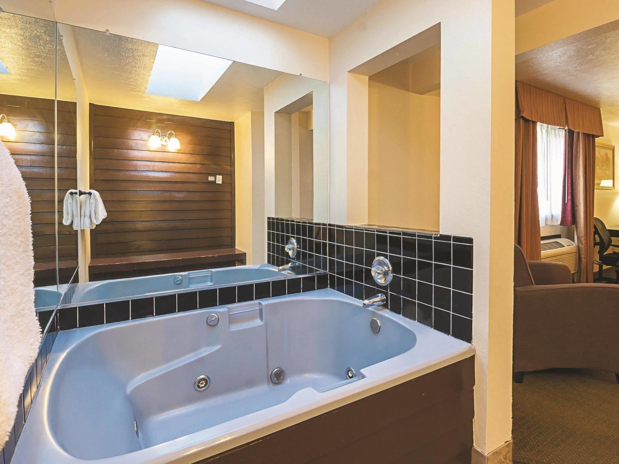 La Quinta By Wyndham Woodburn
